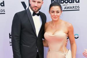 Bang Showbiz / Sam Hunt and Hannah Lee Fowler have welcomed their third child into the world