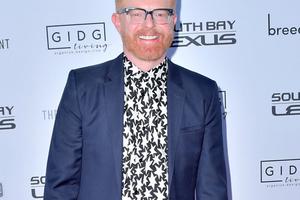 Bang Showbiz / Jesse Tyler Ferguson received criticism from the gay community