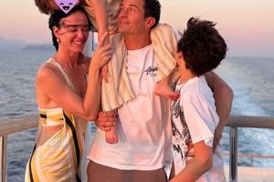 Bang Showbiz / Orlando Bloom has broken his silence on his split from Katy Perry by posting a family snap with the singer