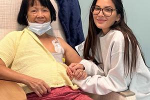 Bang Showbiz / Olivia Munn's mother is battling breast cancer