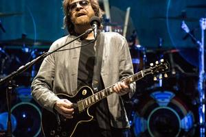 Bang Showbiz / ELO's final show looks set to go ahead
