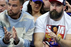 Bang Showbiz / 'He's my best friend on the planet': Jason Kelce on brother Travis