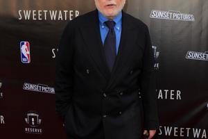 Bang Showbiz / Richard Dreyfuss has viral bronchitis