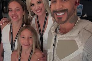 Bang Showbiz / AJ McLean with estranged wife Rochelle and daughters Elliot and Lyric
