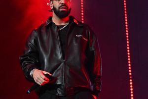 Bang Showbiz / Drake has overtaken Kendrick Lamar as Spotify's top rapper by monthly listeners