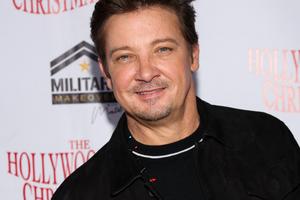 Bang Showbiz / Jeremey Renner gets on well with his ex-wife