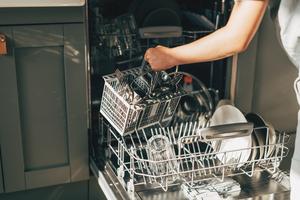 An expert shares simple tips to enhance your appliance and achieve sparkling dishes after every load. (Kseniya Ovchinnikova/Getty Images/TCA)