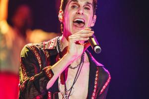 Bang Showbiz / Perry Farrell is being sued over a bust-up with his Jane's Addiction bandmates