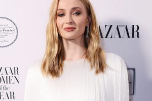 Bang Showbiz / Sophie Turner reunited with Kit Harington in The Dreadful.
