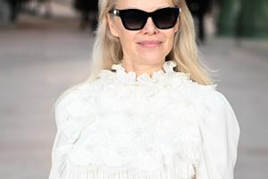 Bang Showbiz / Pamela Anderson thinks actors need to show courage.