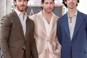 Bang Showbiz / Jonas Brothers have sold some of their music catalogue to their dad