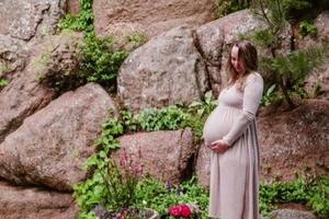 Bang Showbiz / Emily Rath Orzabal showing off her baby bump/ Credit: Eroquintana/ Instagram.