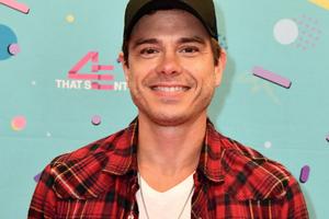 Bang Showbiz / Matthew Lawrence wants to use Robin Williams' voice in AI