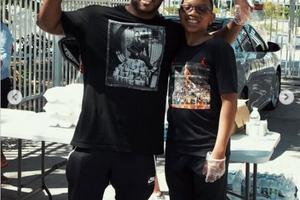 Bang Showbiz / Mack Maine and his son Zeke (c) Instagram