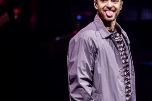 Bang Showbiz / Justin Timberlake has been diagnosed with 'relentlessly debilitating' Lyme disease