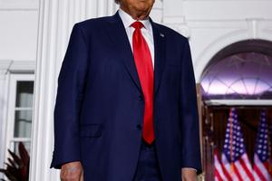 Bang Showbiz / Donald Trump has praised Sydney Sweeney's much-discussed advertising campaign for American Eagle jeans