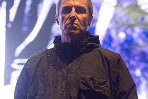 Bang Showbiz / Liam Gallagher can no longer throw his tambourine into the crowd at the end of Oasis gigs