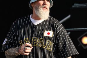 Bang Showbiz / Limp Bizkit frontman Fred Durst took matters into his own hands when a drone appeared above him during the band's recent concert