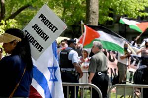 Tom Gralish/The Philadelphia Inquirer/TNS