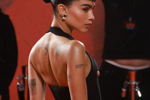 Bang Showbiz / Zoe Kravitz and her mom almost lost a snake in Taylor Swift's house