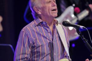 Bang Showbiz / Al Jardine has hit out at Mike Love