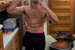Bang Showbiz / Noah Centineo shared a shirtless selfie displaying his body transformation from the set of Street Fighter.