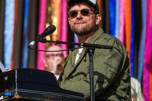 Bang Showbiz / Damon Albarn has opened up about how he hit the high notes on Gorillaz's first album