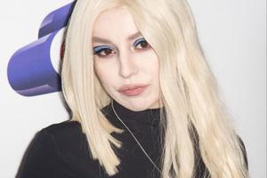 Bang Showbiz / Ava Max's vocal chords exploded in 2018