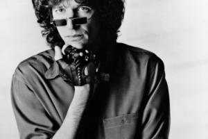 Bang Showbiz / Howard Stern has delayed his expected comeback to The Howard Stern Show by a week.