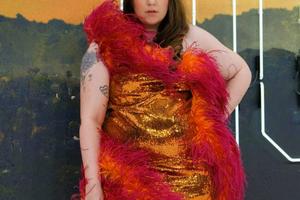 Bang Showbiz / Lena Dunham has penned a new memoir