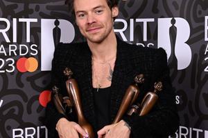 Bang Showbiz / Harry Styles is said to be in the 'happiest' place of his life after beginning a new relationship with Zoë Kravitz