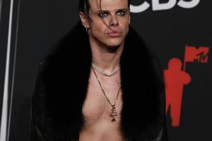 Bang Showbiz / Yungblud, Steven Tyler, Joe Perry and Extreme's Nuno Bettencourt performed in honour of Ozzy Osbourne.