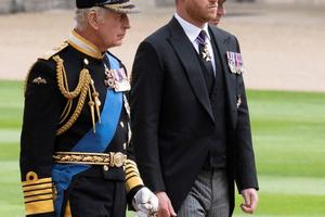 Bang Showbiz / Prince Harry has arrived at Clarence House for his first meeting with King Charles in more than 19 months