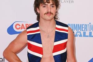 Bang Showbiz / Benson Boone is believed to have split from his girlfriend