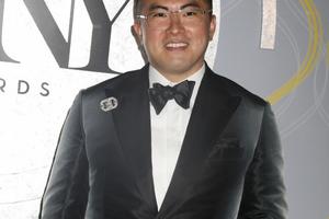 Bang Showbiz / Bowen Yang: Lorne Michaels encouraged me not to quit SNL