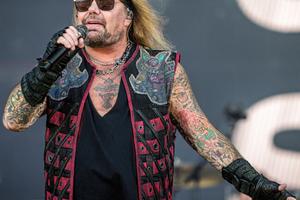 Bang Showbiz / Vince Neil suffered a stroke