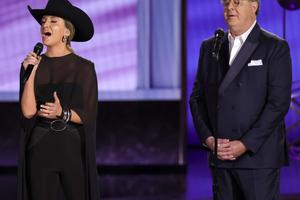Bang Showbiz / Lainey Wilson and Vince Gill perform during the In Memoriam segment