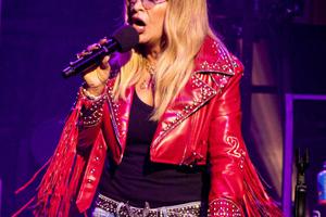 Bang Showbiz / Anastacia doesn't want people to define themselves by the lows of their health battles