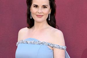 Bang Showbiz / Michelle Dockery returns as Lady Mary Crawley in Downton Abbey: The Grand Finale.