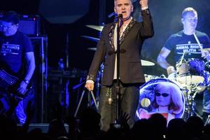 Bang Showbiz / Morrissey axes concerts over assassination threat