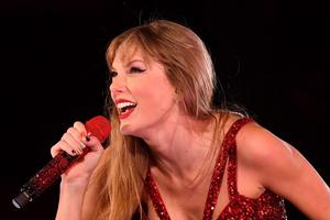 Bang Showbiz / Taylor Swift thought she could only write about 'torment and pain'