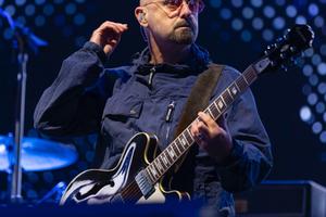 Bang Showbiz / Paul 'Bonehead' Arthurs was diagnosed with prostate cancer earlier this year