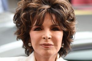 Bang Showbiz / Songwriter Carole Bayer Sager saw her friend Diane Keaton 'two or three weeks' before the actress' death