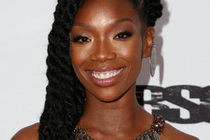 Bang Showbiz / Brandy quit concert to seek medical attention
