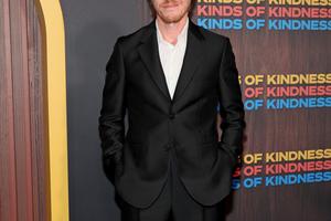 Bang Showbiz / Jesse Plemons 'got lucky' when he met his wife and former co-star Kirsten Dunst