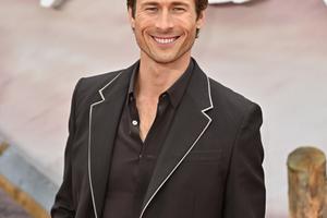 Bang Showbiz / Glen Powell says it is important for him to perform his own stunts.