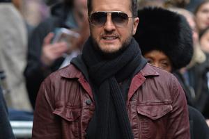 Bang Showbiz / Luke Bryan has dispelled some online theories