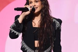 Bang Showbiz / Rosalía tried her hand at 13 languages on her upcoming album LUX