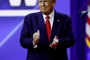 Bang Showbiz / Donald Trump has hit back at Seth Meyers over his jokes about the president's trip to Asia