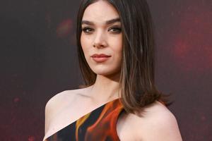 Bang Showbiz / Hailee Steinfeld still loves the challenge of acting.